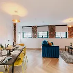 Chic Industrial Style Luxury Pad, City Centre, Fast Wifi, Contractors, Famillies