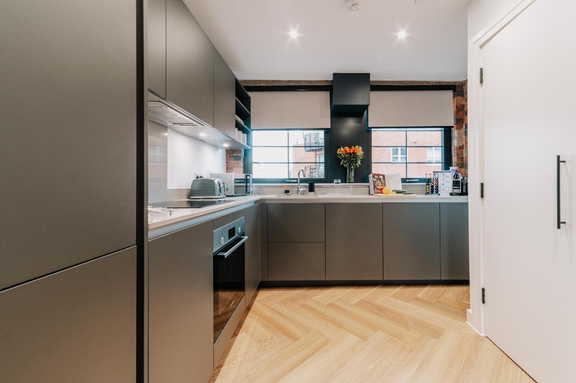 Chic Industrial Style Luxury Pad, Centre, Fast Wifi, Contractors, Famillies Apartment