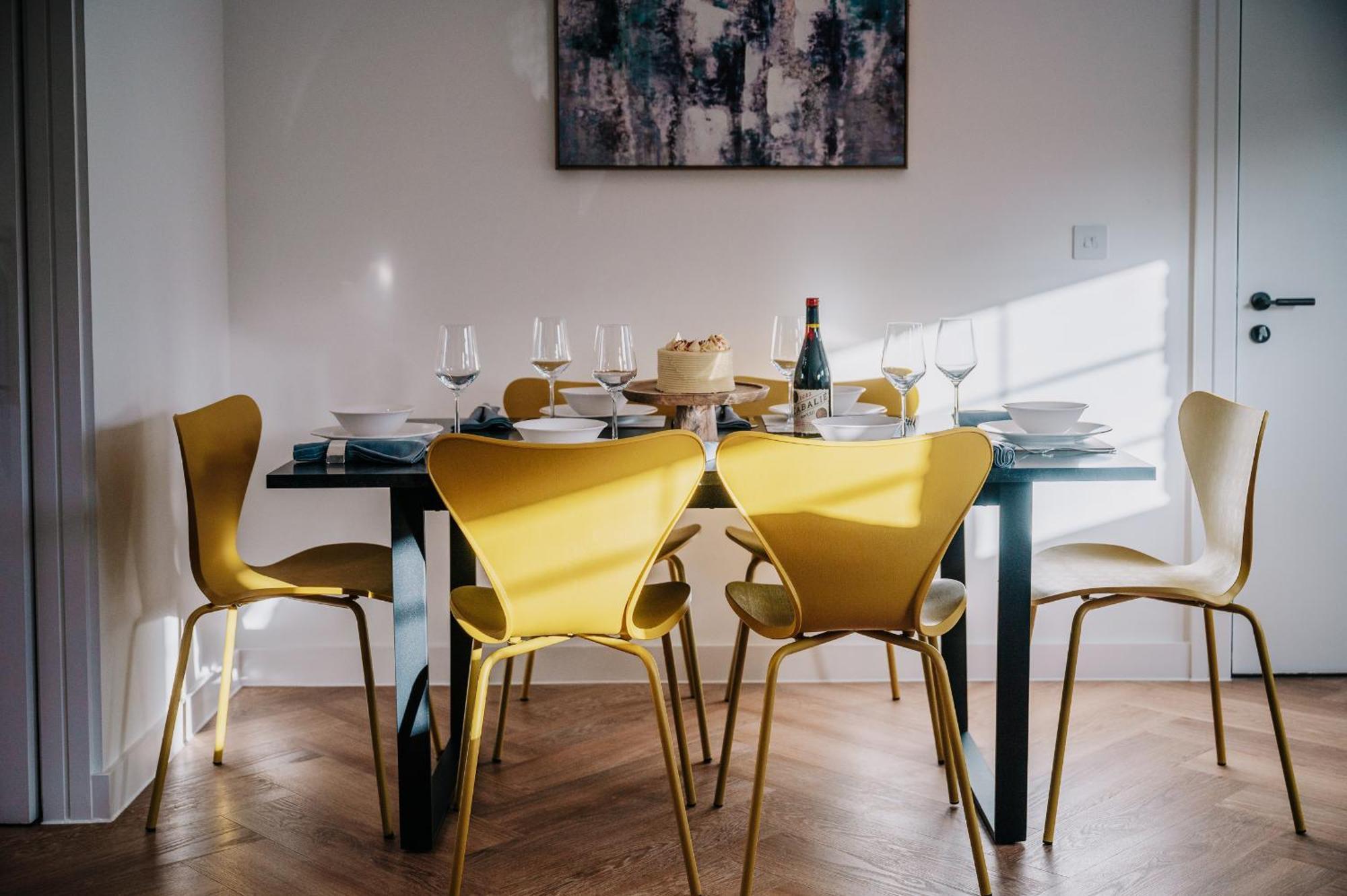 Chic Industrial Style Luxury Pad, Centre, Fast Wifi, Contractors, Famillies *